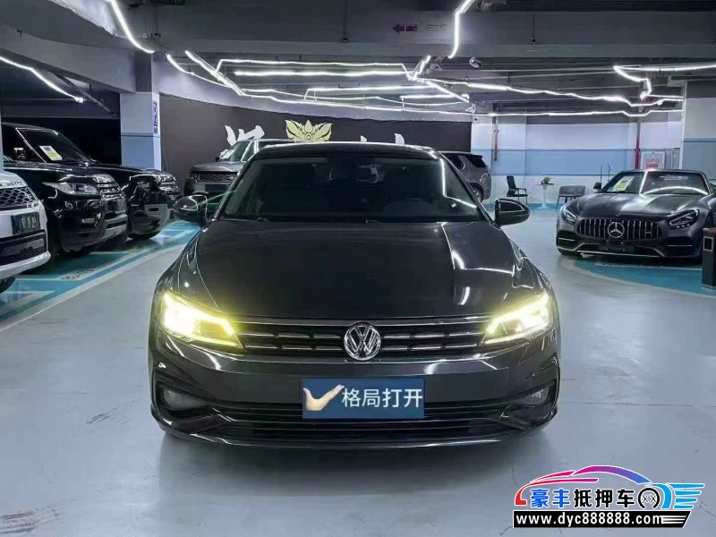 抵押车出售21年大众凌渡轿车