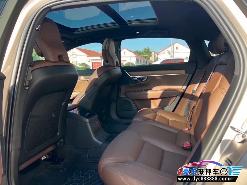 25年沃尔沃S90轿车抵押车出售