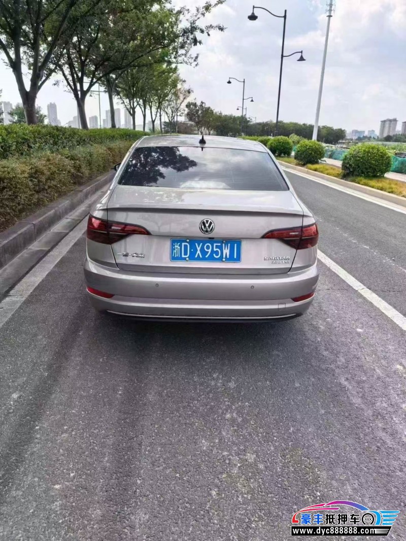 22年大众速腾轿车抵押车出售