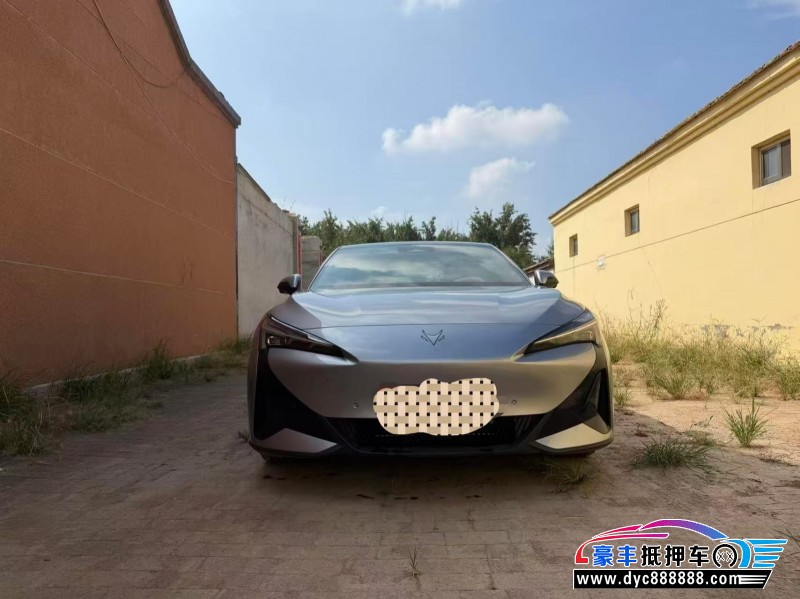 抵押车出售25年极狐阿尔法S轿车
