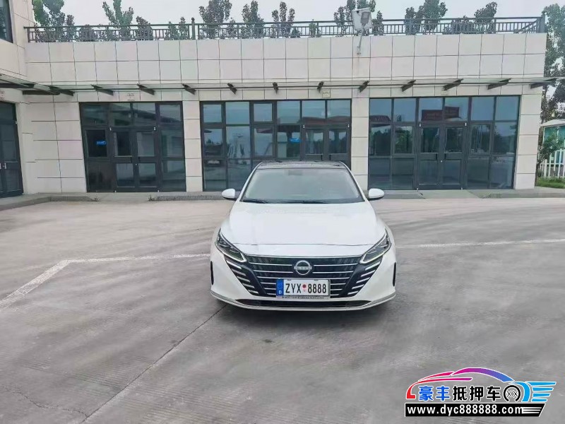 抵押车出售25年日产天籁轿车
