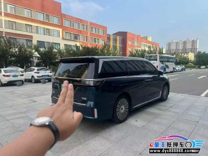 25年岚图梦想家轿车抵押车出售