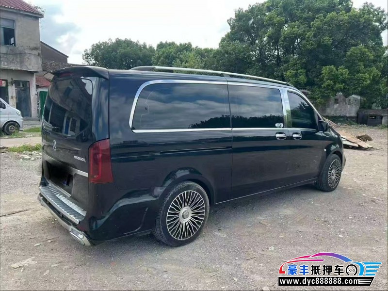 22年奔驰威霆轿车抵押车出售