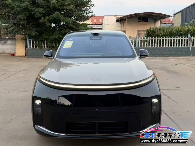 抵押车出售26年理想L9轿车