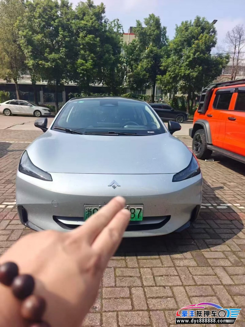 抵押车出售25年埃安昊铂轿车