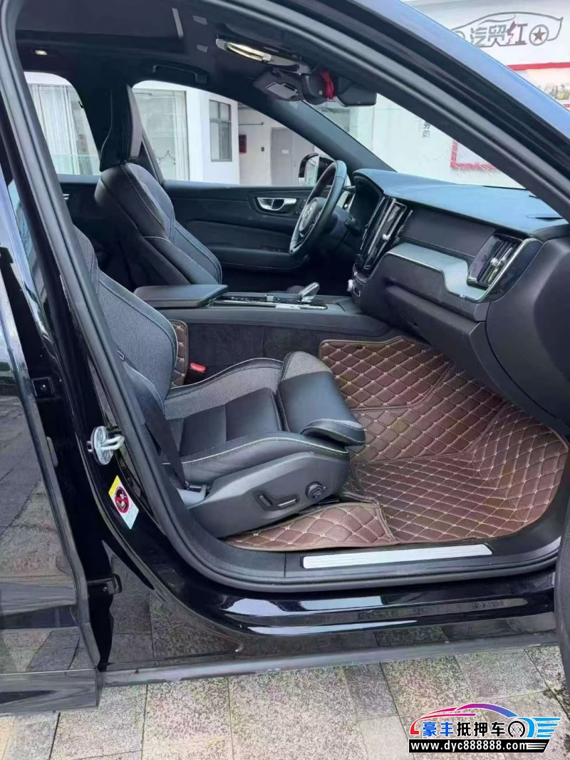 25年沃尔沃XC60轿车抵押车出售