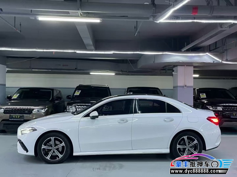 24年奔驰A轿车抵押车出售