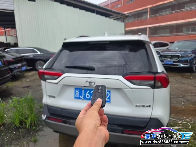 24年丰田RAV4轿车抵押车出售
