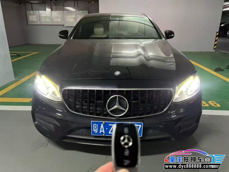 抵押车出售17年奔驰E轿车