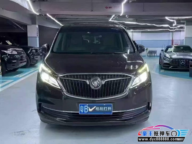 抵押车出售18年别克GL8轿车