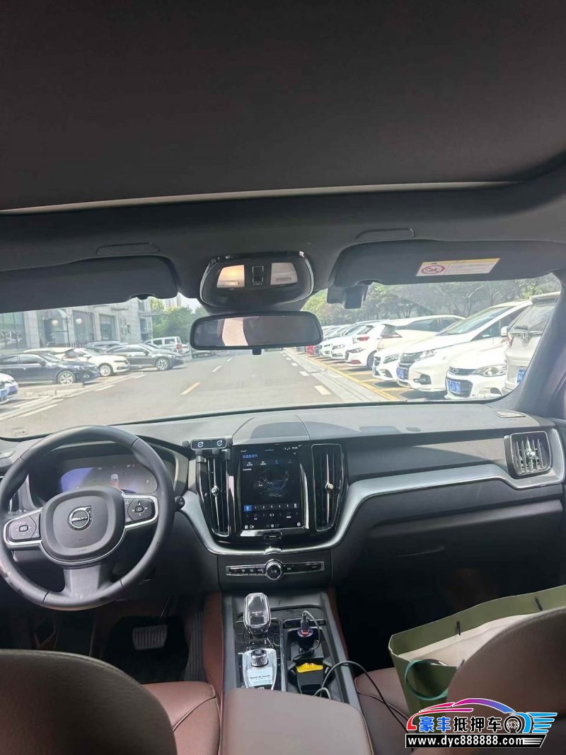 25年沃尔沃XC60轿车抵押车出售