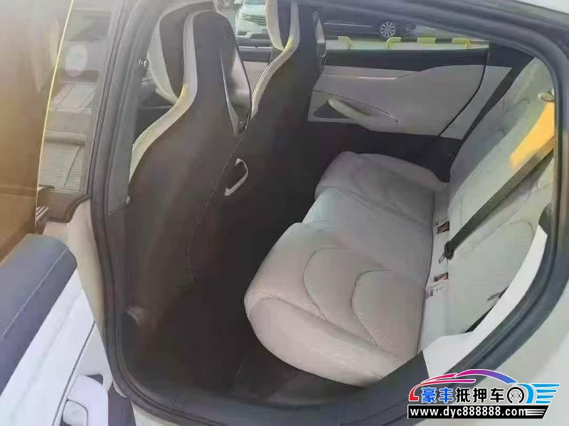 25年小米SU7轿车抵押车出售