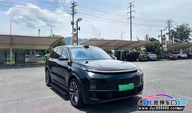 抵押车出售23年理想L9轿车