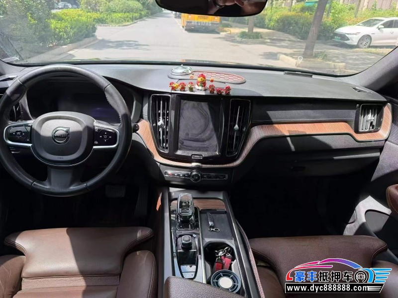 22年沃尔沃XC60轿车抵押车出售