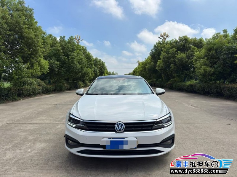 20年大众凌渡轿车抵押车出售