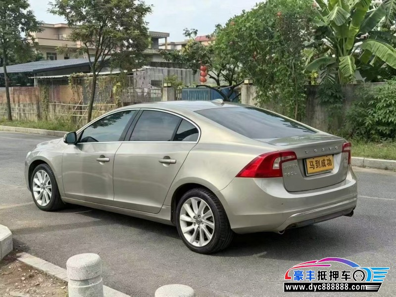 15年沃尔沃S60轿车抵押车出售