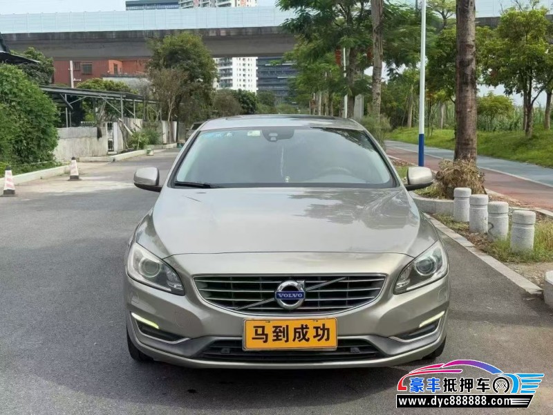 抵押车出售15年沃尔沃S60轿车