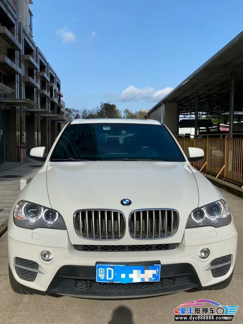 抵押车出售14年宝马X5轿车
