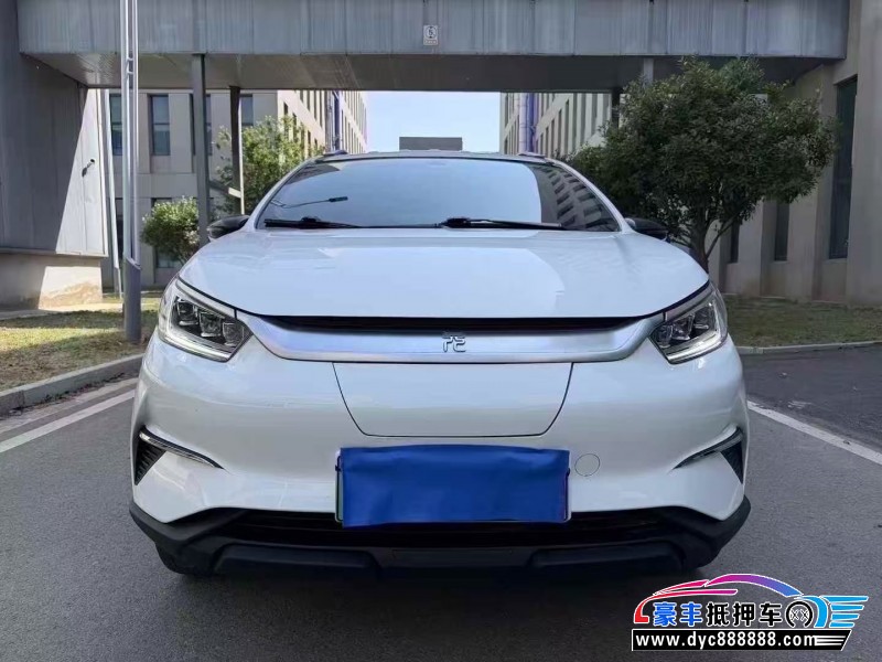 22年比亚迪元轿车
