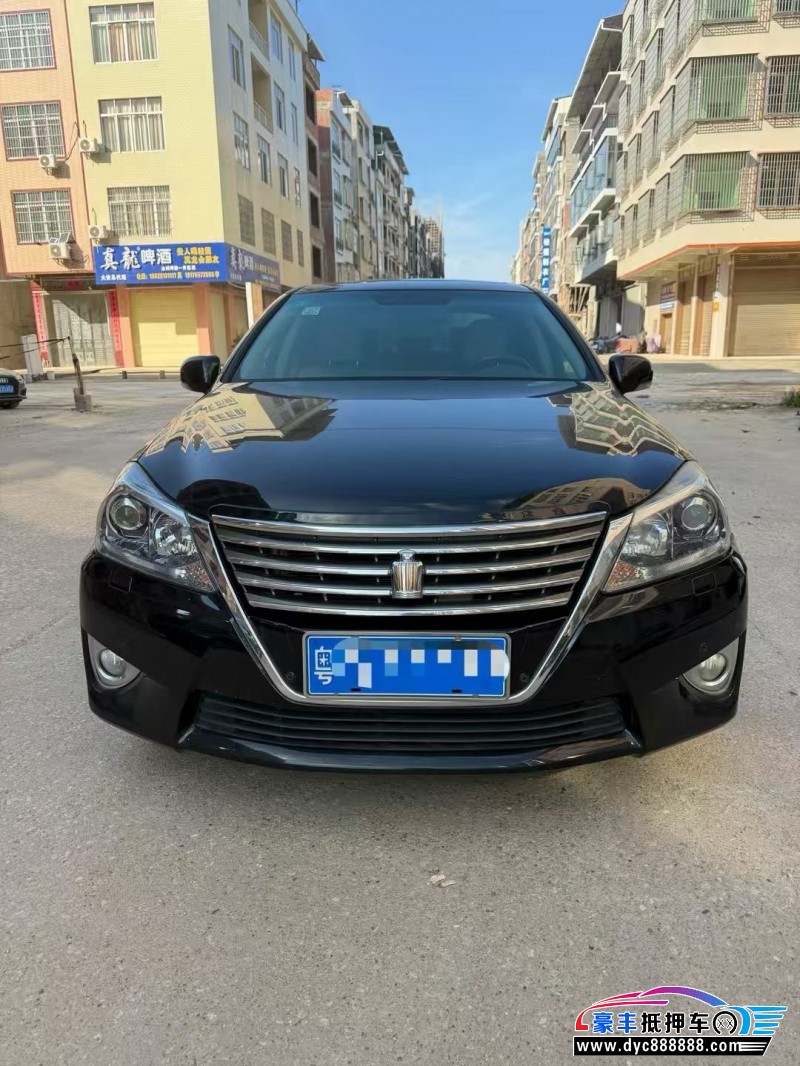 抵押车出售14年丰田皇冠轿车