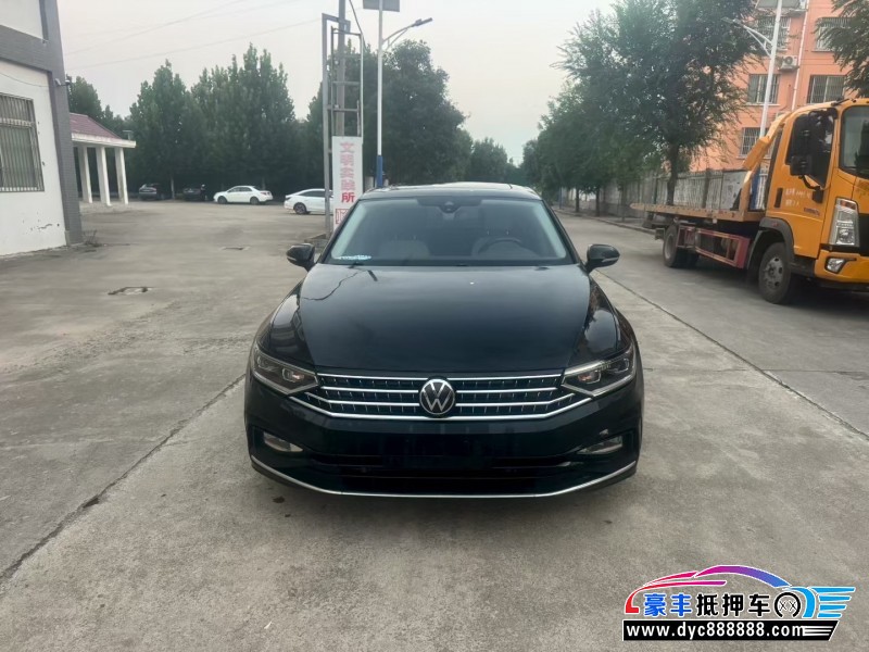 抵押车出售23年大众迈腾轿车