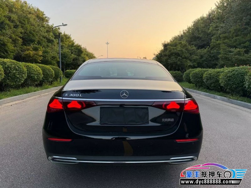 25年奔驰E轿车抵押车出售