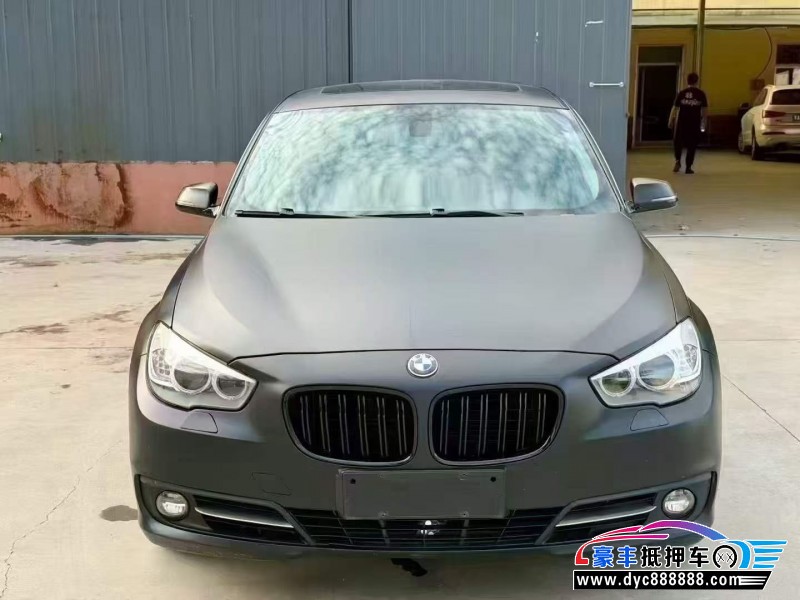 抵押车出售17年宝马5系轿车