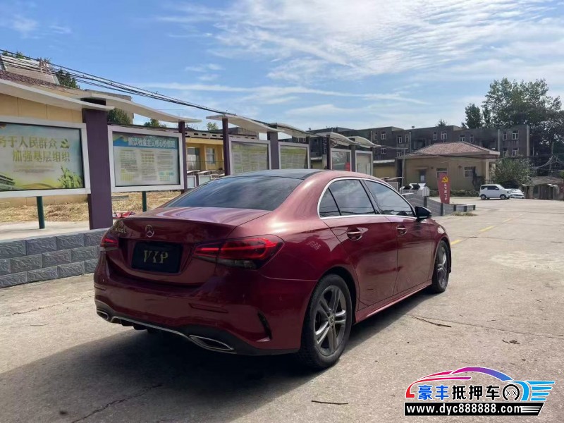 21年奔驰A轿车抵押车出售
