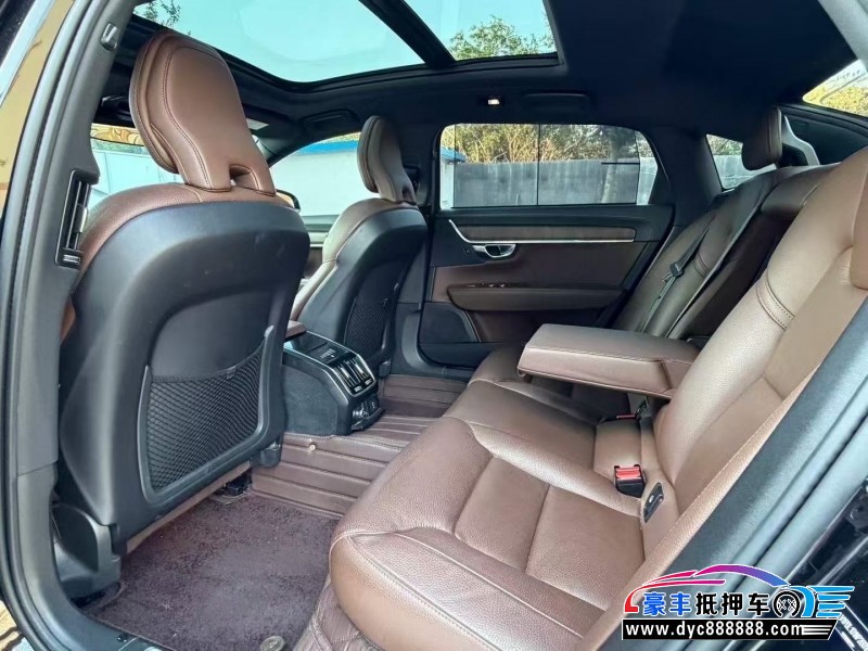 22年沃尔沃S80轿车抵押车出售
