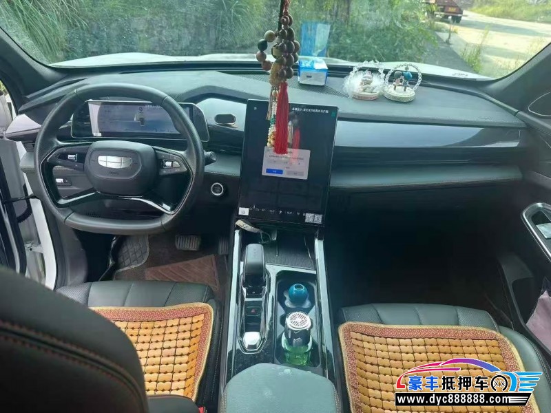 25年吉利博越轿车抵押车出售