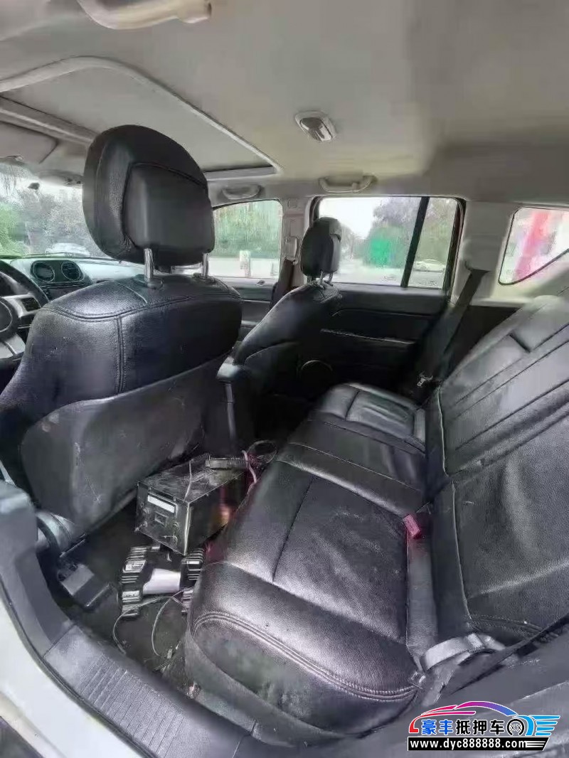 16年Jeep指南者轿车抵押车出售