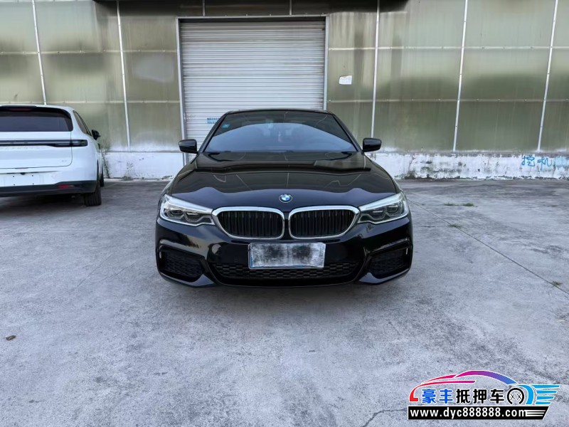 抵押车出售20年宝马5系轿车