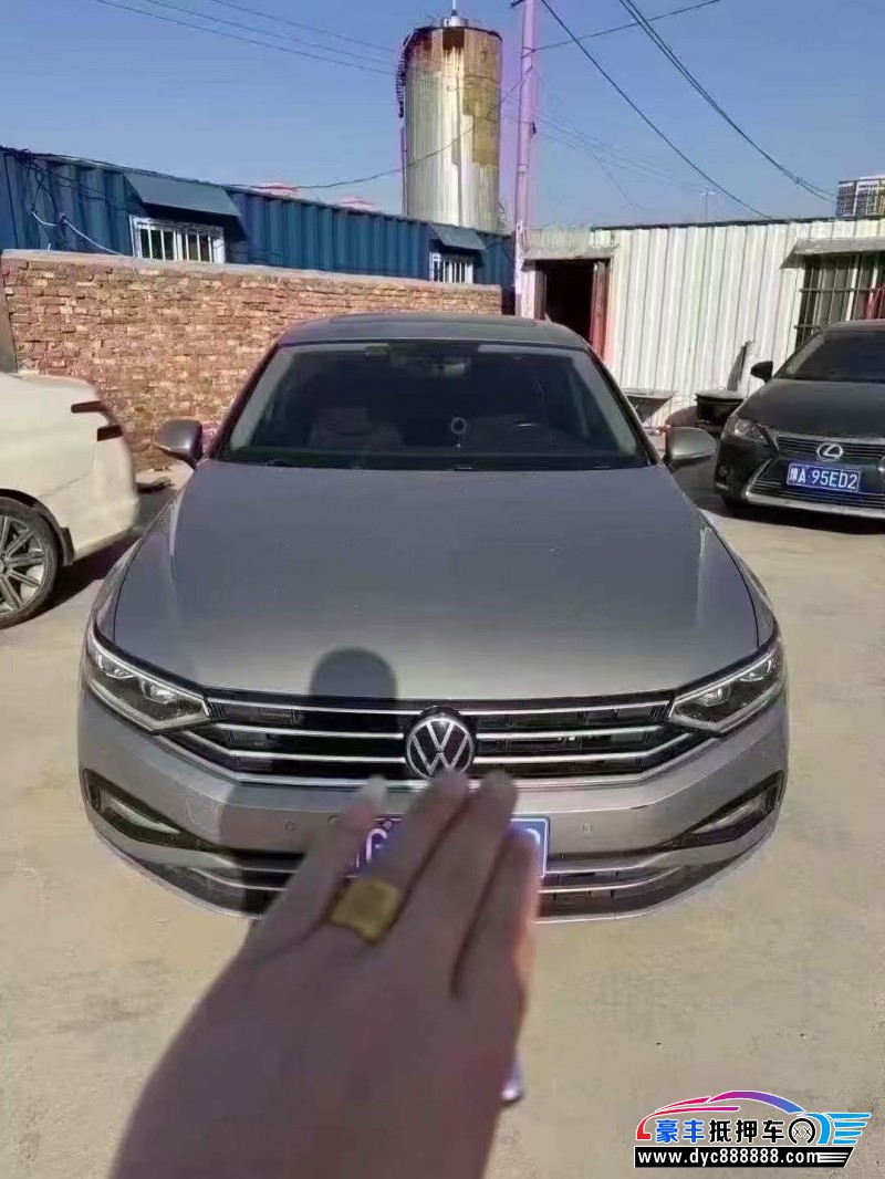 抵押车出售21年大众迈腾轿车