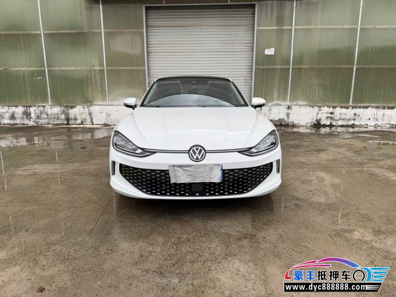 抵押车出售24年大众凌渡轿车