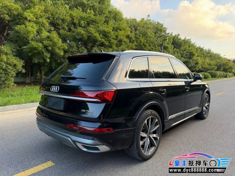 21年奥迪Q7轿车抵押车出售