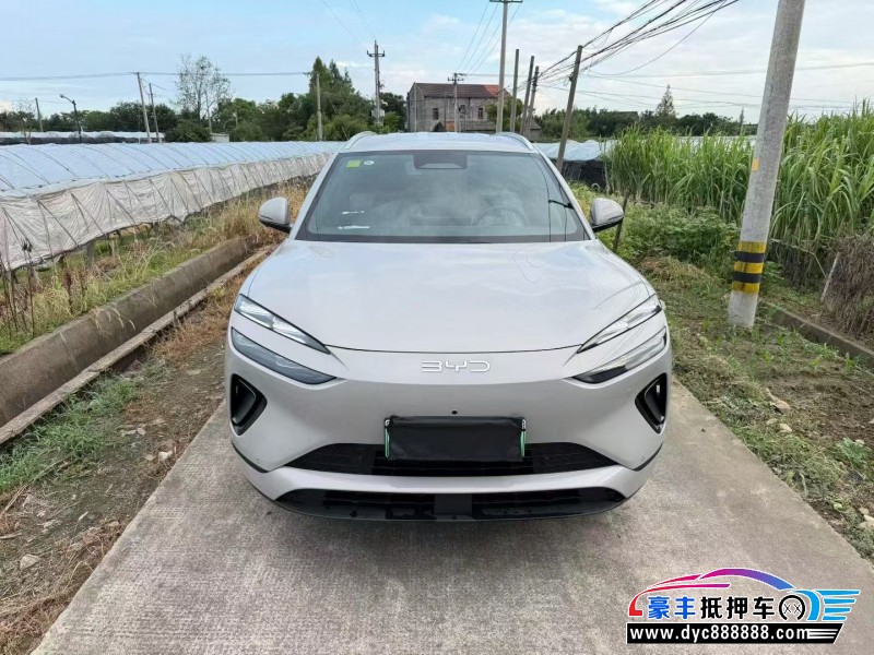 抵押车出售25年比亚迪海狮轿车