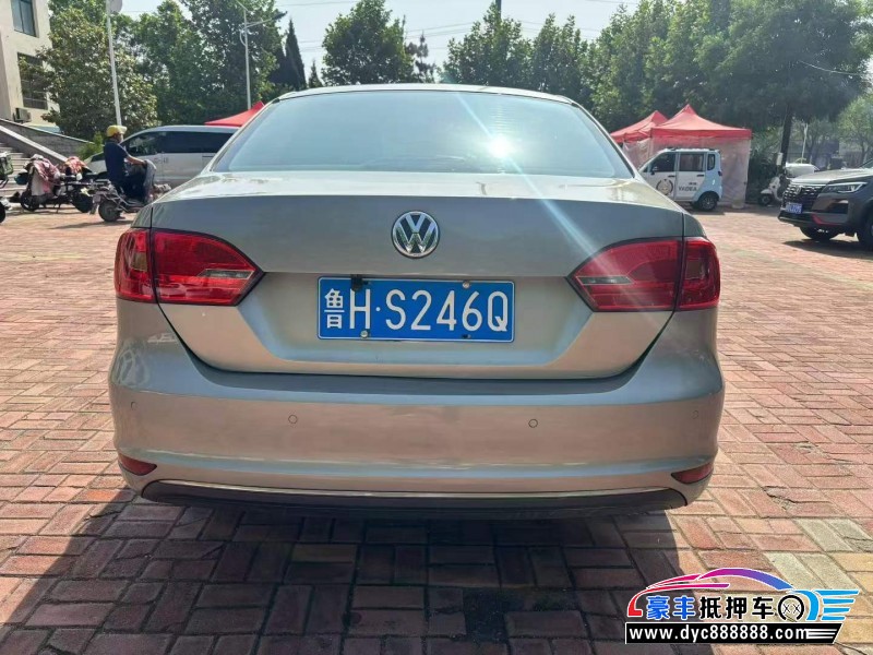 14年大众速腾轿车抵押车出售
