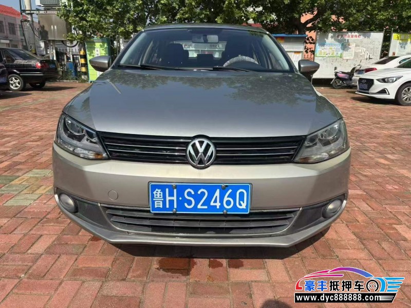 抵押车出售14年大众速腾轿车