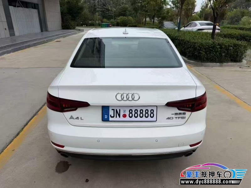 18年奥迪A4L轿车抵押车出售