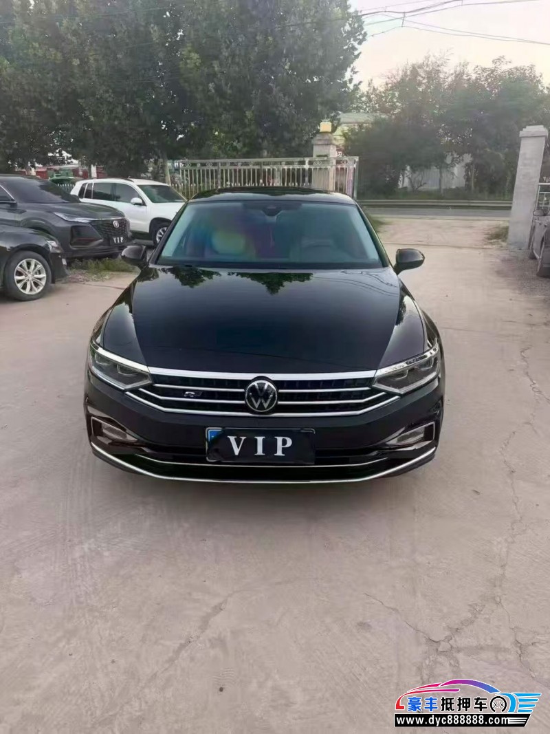 抵押车出售26年大众迈腾轿车