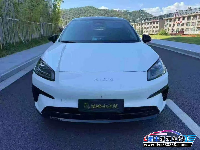 抵押车出售25年埃安RT轿车
