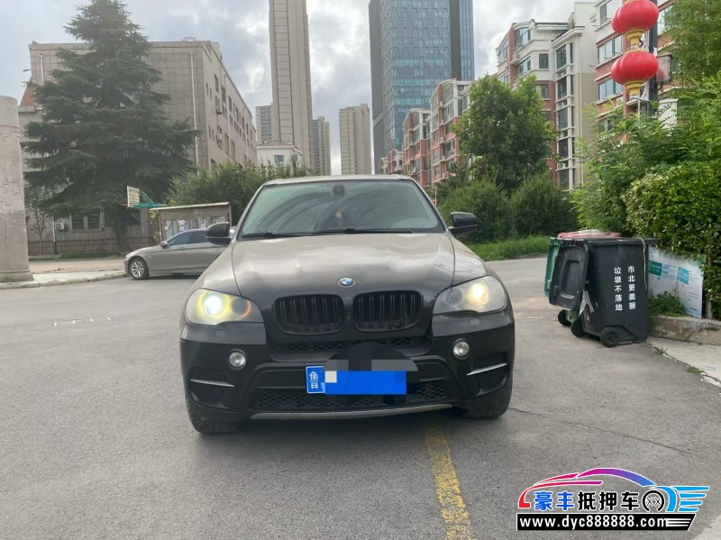 抵押车出售13年宝马X5轿车
