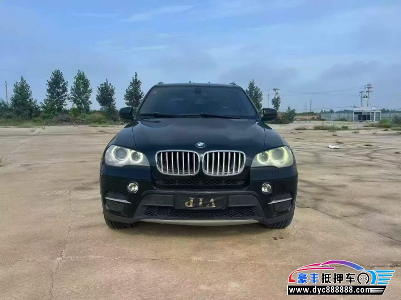 抵押车出售13年宝马X5轿车
