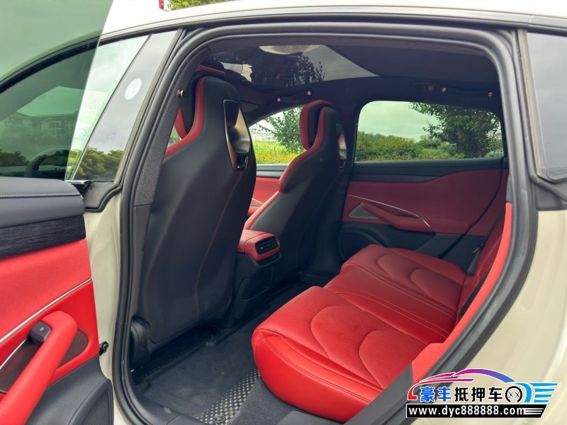 25年小米SU7轿车抵押车出售