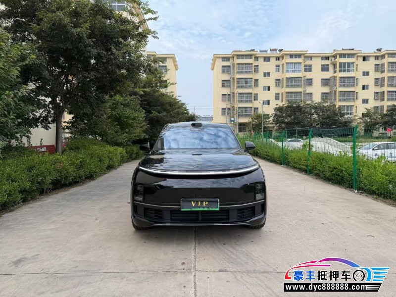 抵押车出售24年理想L9轿车
