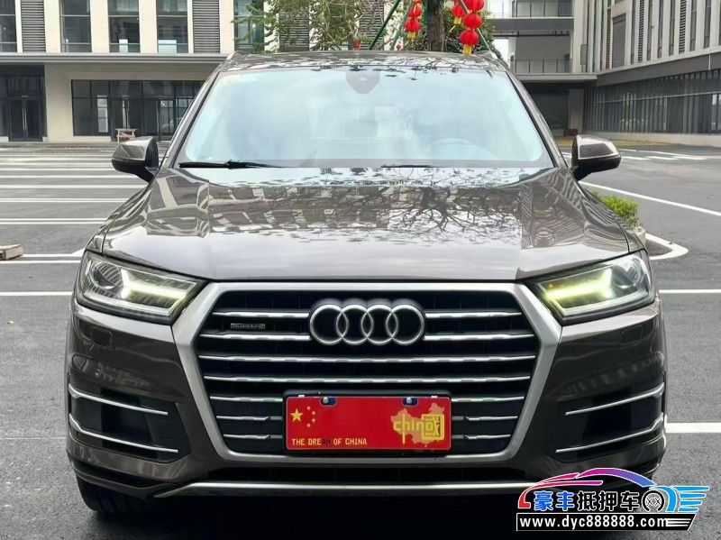 抵押车出售17年奥迪Q7轿车