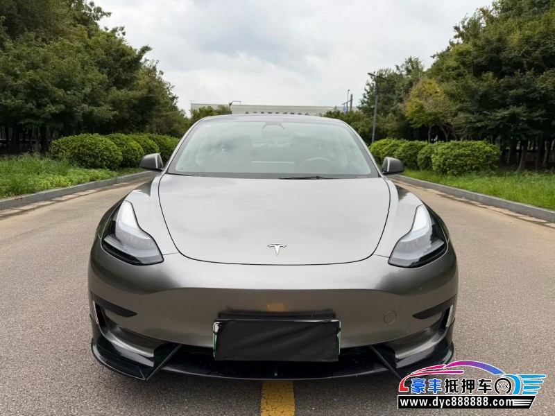 抵押车出售23年特斯拉MODEL 3轿车
