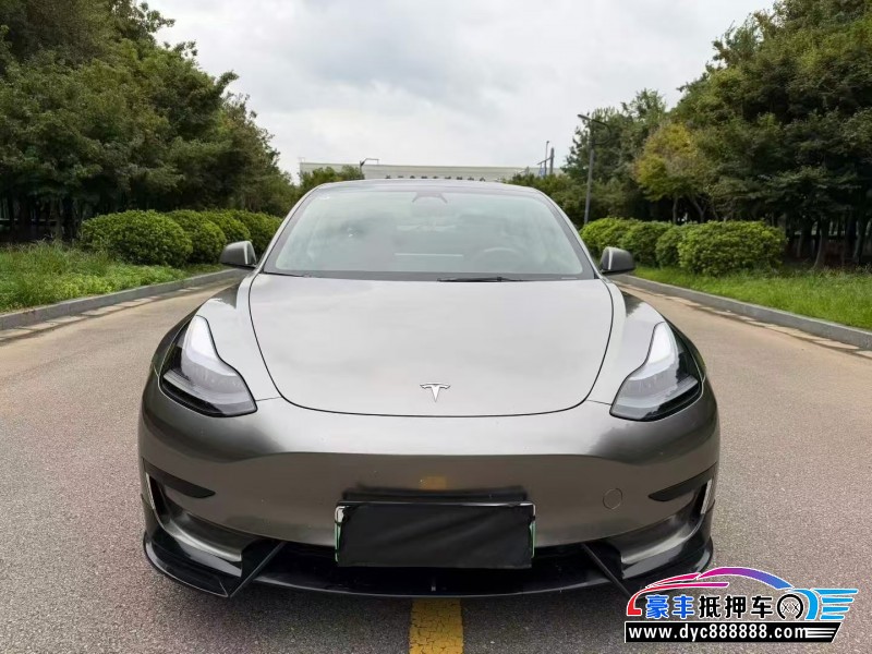 抵押车出售23年特斯拉MODEL 3轿车