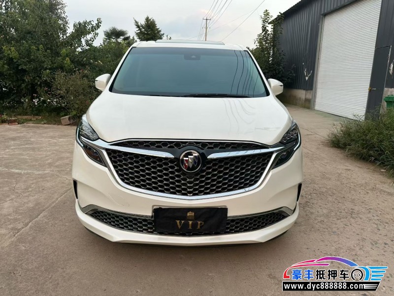 抵押车出售22年别克GL8轿车