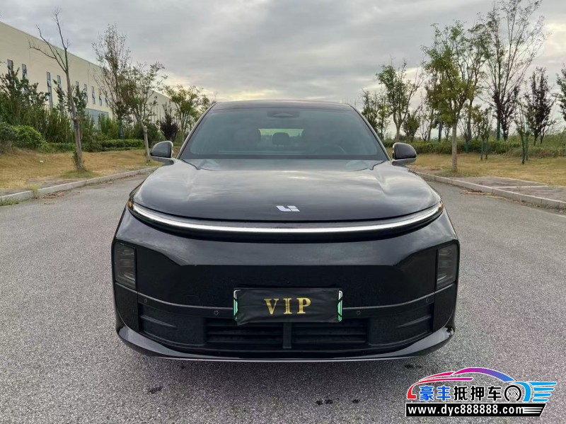 抵押车出售25年理想L6轿车
